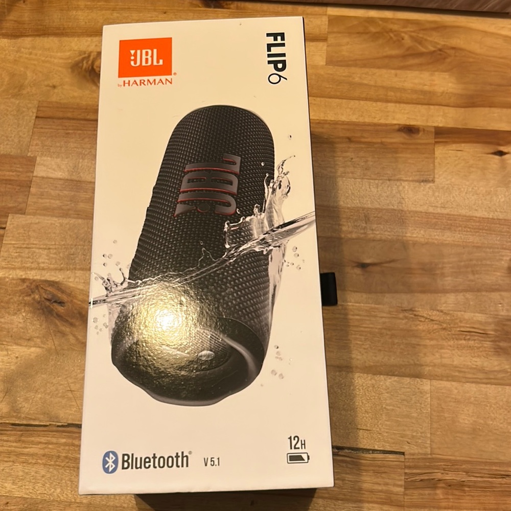 Brand new in box JBL flip 6 speaker